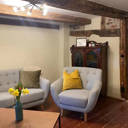 Anneliese Im Einzeldenkmal - Lange Gasse 29