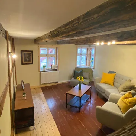 Anneliese Im Einzeldenkmal - Lange Gasse 29 *