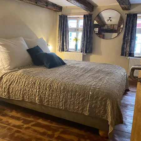 Anneliese Im Einzeldenkmal - Lange Gasse 29 * Quedlinburg