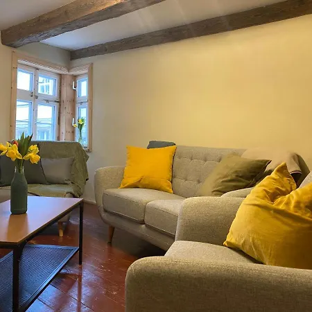 Anneliese Im Einzeldenkmal - Lange Gasse 29 * クヴェードリンブルク