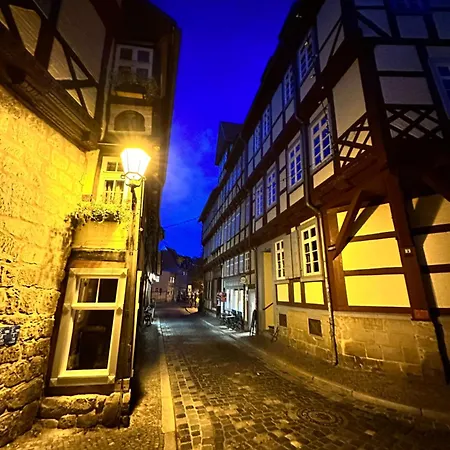 Anneliese Im Einzeldenkmal - Lange Gasse 29 Quedlinburg