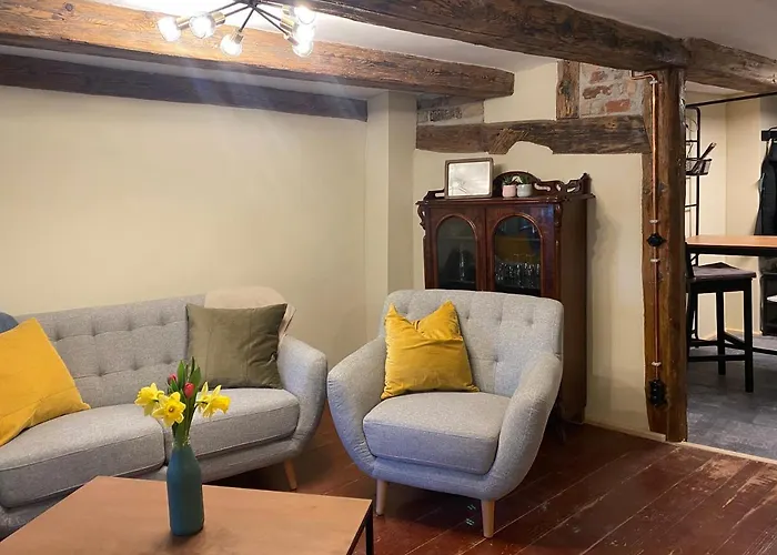 Anneliese Im Einzeldenkmal - Lange Gasse 29