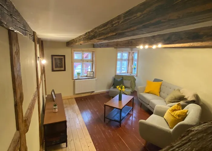 Anneliese Im Einzeldenkmal - Lange Gasse 29 *